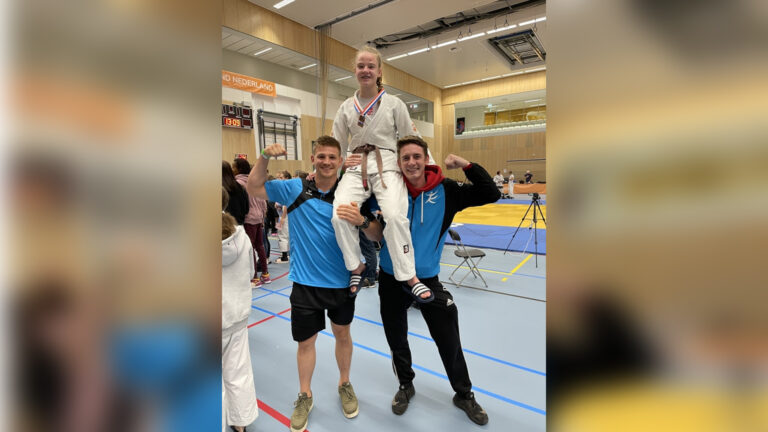 Fleur Sinnema van Topsport Van der Kolk derde op NK Judo onder 18 jaar