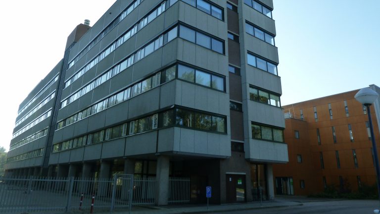 Oude Belastingkantoor in Alkmaar te koop, gemeente wil geen wooncomplex