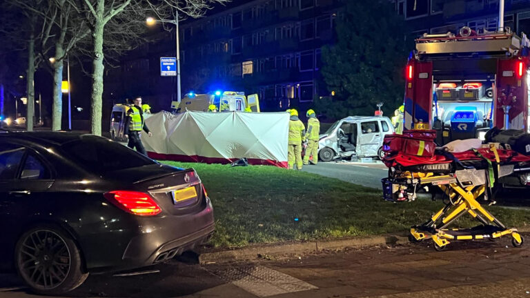 Dodelijk ongeluk op Vondelstraat in Alkmaar; mogelijk straatrace