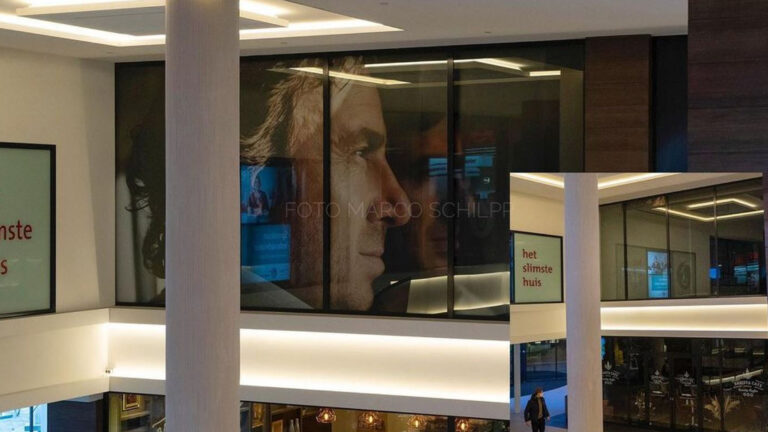 Megafoto Marco Borsato weg uit Ringers winkelcentrum in Alkmaar