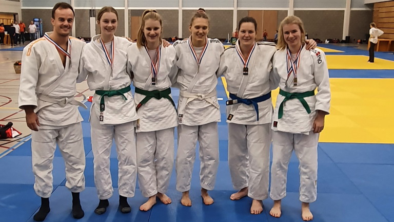 Budoka’s van Randers Budosporten scoren negen medailles op NK Jiu-Jitsu