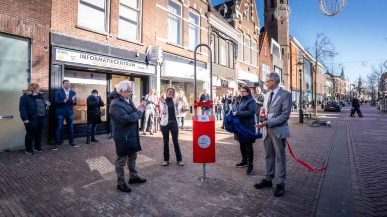 Virtual reality zuil bij infocentrum toont heringerichte Laat-west in Alkmaar