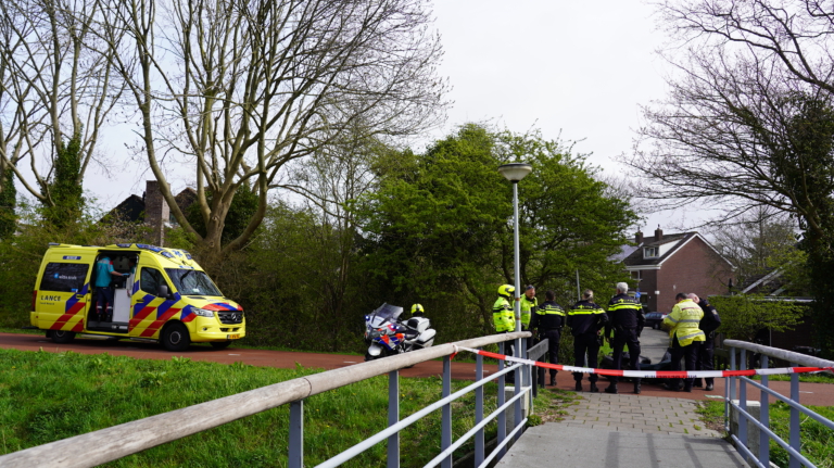 Vluchtpoging scooterrijder eindigt met crash op Rekerdijk