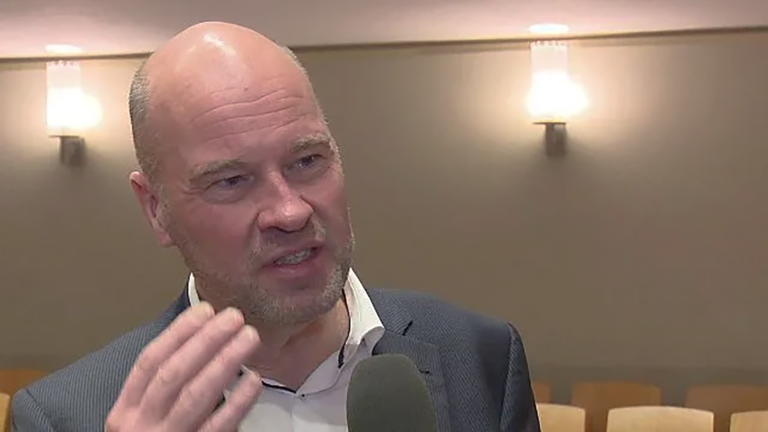 Griffier van Dijk en Waard Ronald Vennik dient ontslag in: “Kans dat ik wethouder in Heiloo word is erg groot”