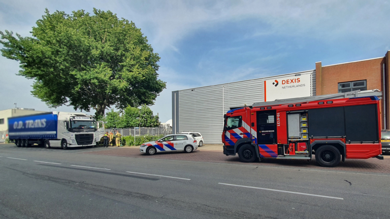 Vrachtwagen staat al dagen op Herculesstraat in Alkmaar, chauffeur spoorloos
