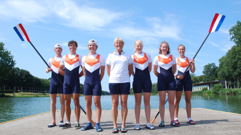 Zes Alkmaarse roeiers namens Nederland op WK junioren en Coupe de la Jeunesse