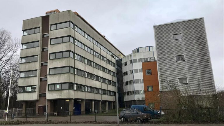 Belastingkantoor Alkmaar weer in beeld als asielzoekerscentrum