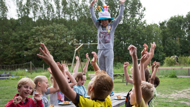 Sport-Z organiseert actieve en creatieve feestjes voor kinderen in minimagezinnen