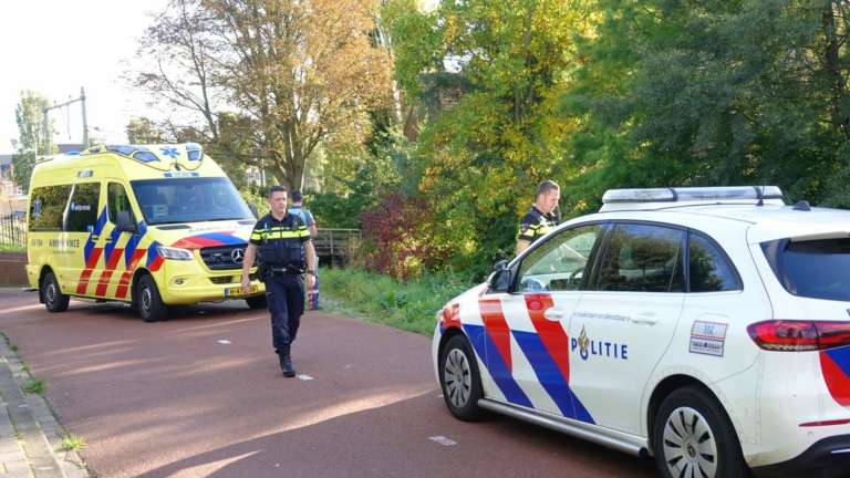 Fietsers gewond tijdens botsing op Alkmaarse Rekerdijk bij spoorviaduct