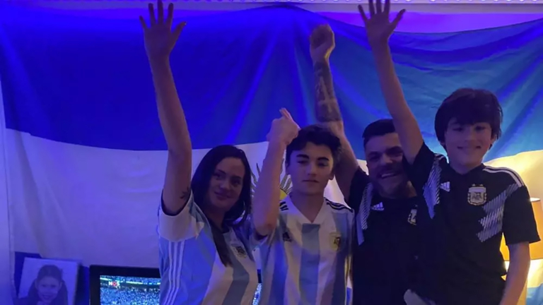 Argentijnse Facundo laaiend enthousiast na winnen WK-finale: “Ik ben niet normaal blij!”