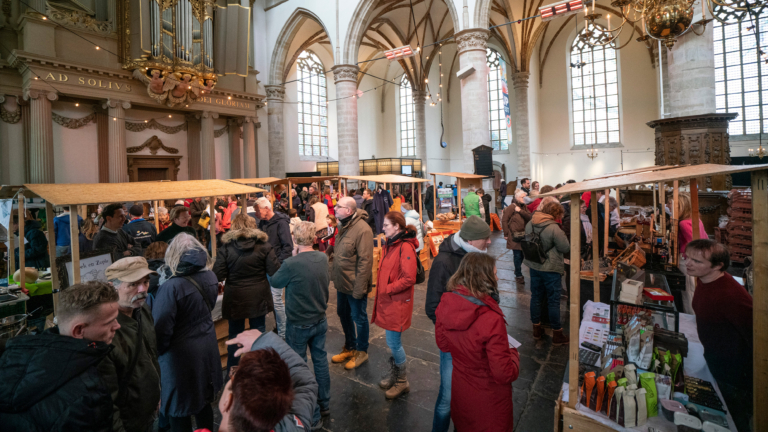 Druk bezocht duurzaamheidsfestival UPFest in en rond Grote Kerk Alkmaar
