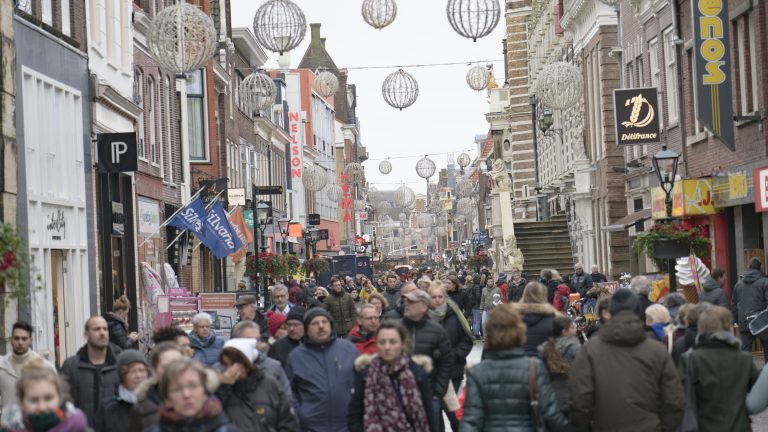 Gemeente Alkmaar houdt enquête over openingstijden winkels voor nieuwe verordening