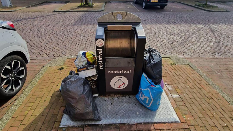 Nieuw verzoek om afval niet naast vuilcontainers neer te zetten