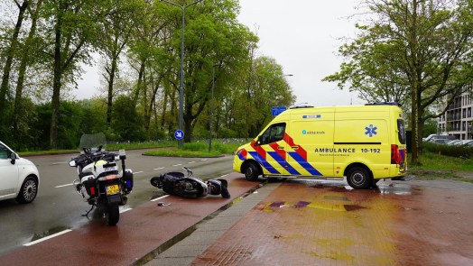 Scooterrijder gewond na aanrijding in Alkmaar