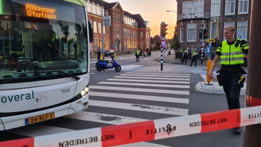 Scooterrijder raakt ernstig gewond bij aanrijding met stadsbus Connexxion