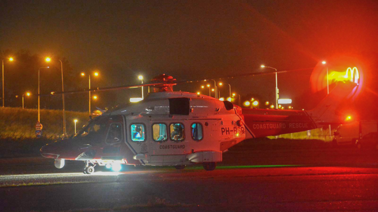 SAR-helikopter landt met patiënt in Alkmaar