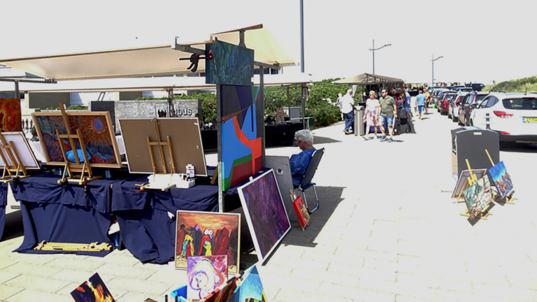 Kunstmarkt op de boulevard van Bergen aan Zee op 13 augustus 🗓