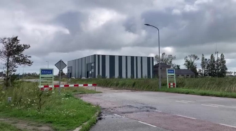 Middenweg tussen Heiloo en Alkmaar blijft onverhard, gemeente gaat handhaven
