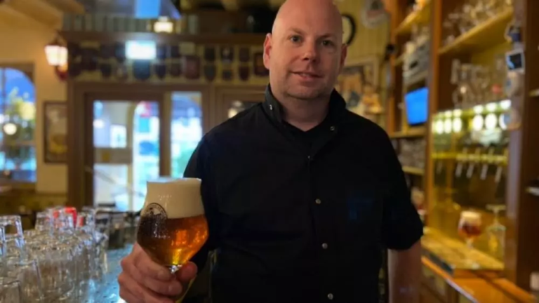 Alkmaarse biersommelier Richard Moerkerk brengt boek uit: “De cirkel is rond”