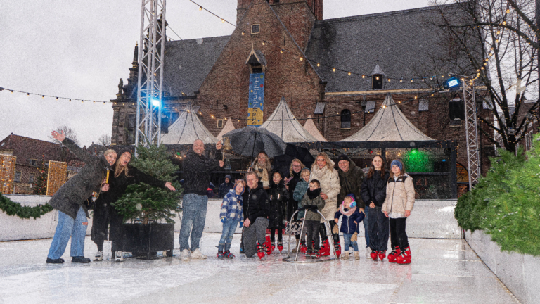 Koen Verweij opent Warme Winter Schaatsbaan op Waagplein