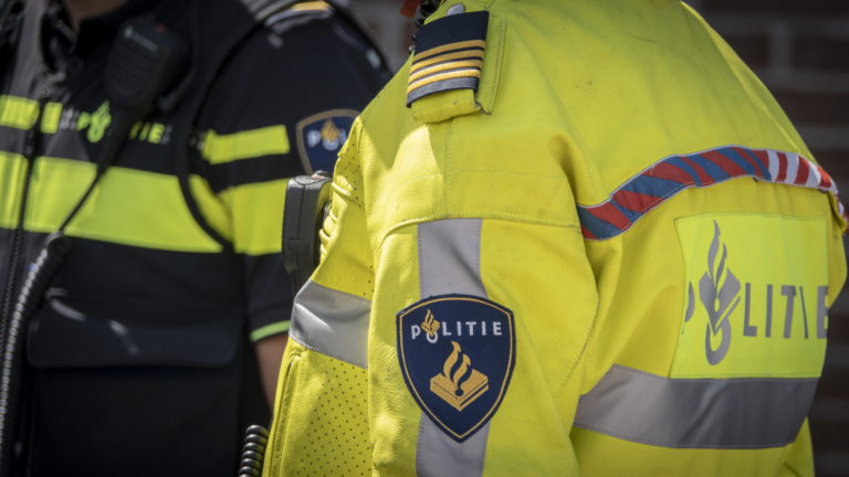 Explosie bij huis aan Olieslagerstraat in Alkmaar, politie zoekt getuigen en beelden