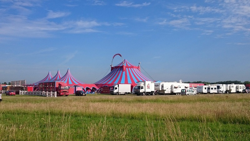 Circus Renz zet haar tenten op, woensdag opnamen voor musical Suske en Wiske