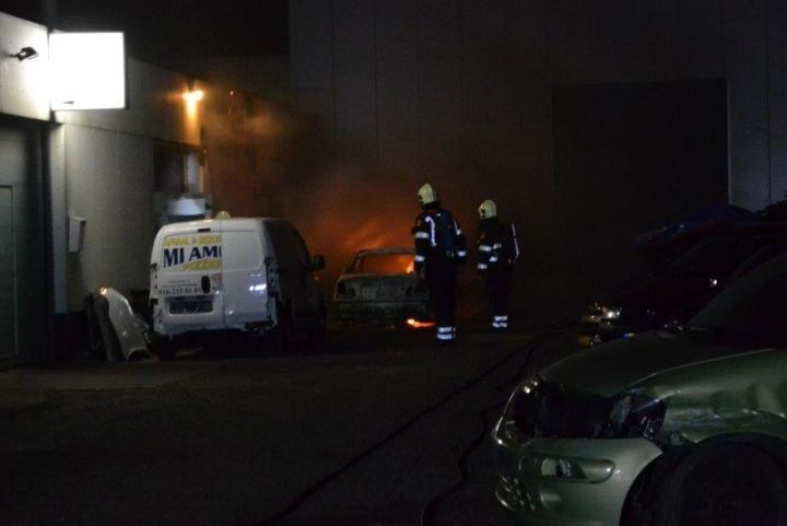 Beveiliging voorkomt afbranden garagebedrijf in Heerhugowaard (FOTO's)