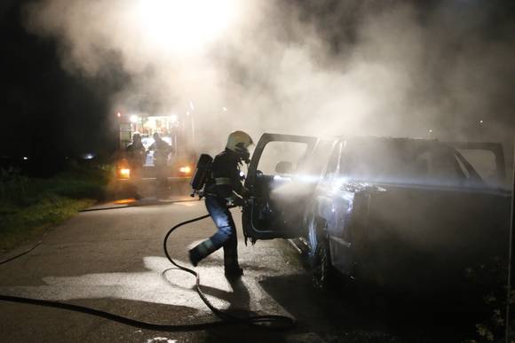 Autobrand in Heiloo: voertuig afgevoerd (FOTO)