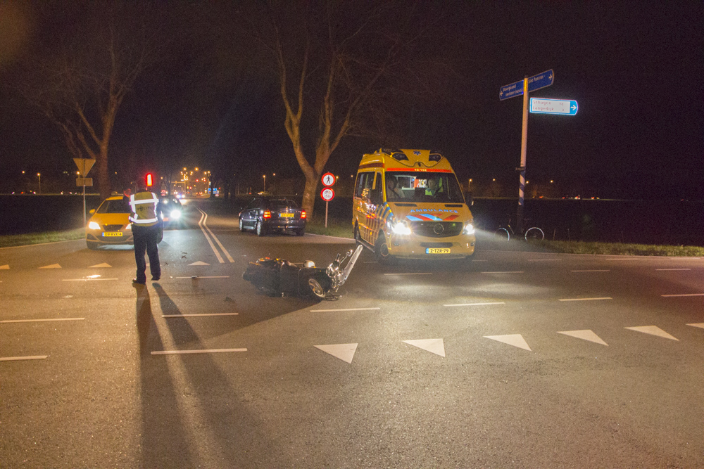 20141120 Sint Pancras ongeval scooter auto 1 van 5
