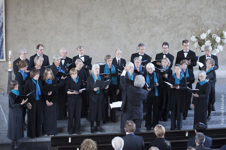 Valborgkoor zingt 'Avondlicht' in de St. Laurentiuskerk (FOTO)