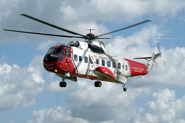 Britse helikopter met man met hartklachten landt bij AFAS stadion
