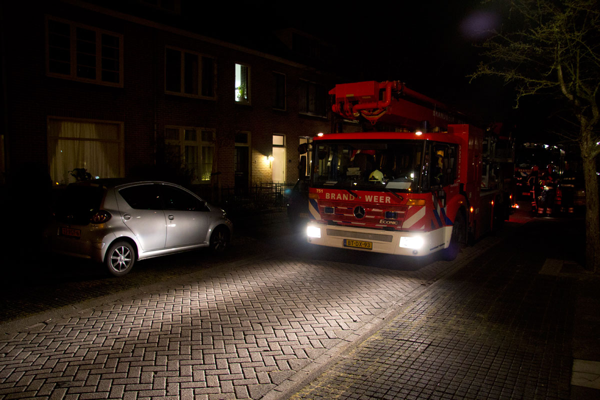 Vogelnest mogelijke oorzaak brandweerbezoek Houtweg (FOTO's)