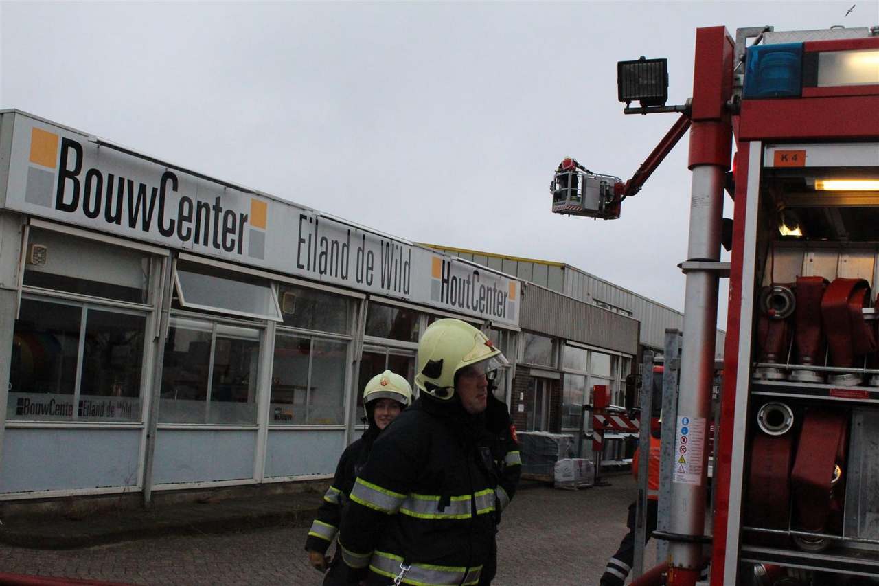 Onstuimig begin van werkweek: brand in kantine Eiland de Wild (FOTO's)