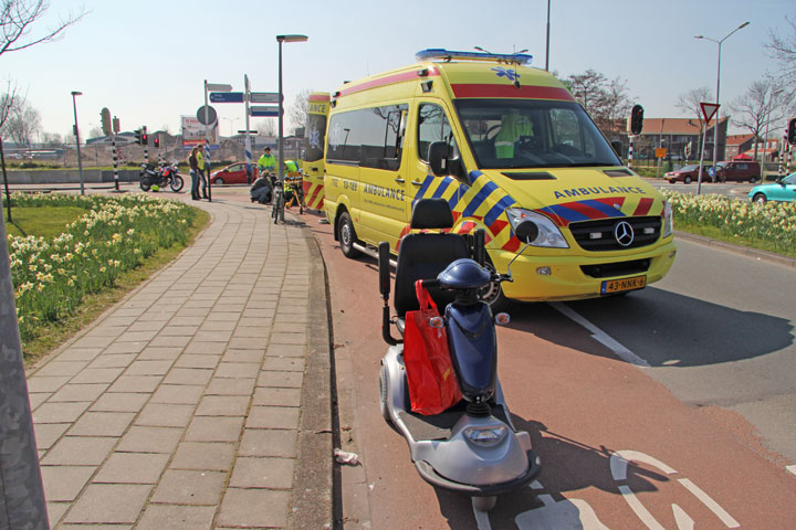 Eenzijdig ongeval met scootmobiel op kruising Nieuwe Westerweg/Rijnstraat